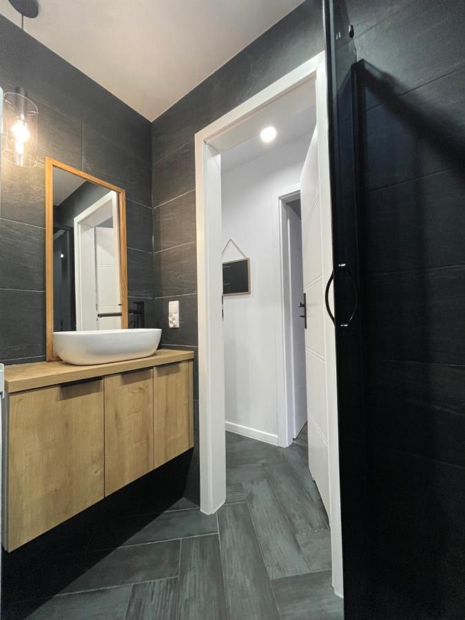 Appartamento Cozy Apart - Self Check-In 24H Breslavia Esterno foto