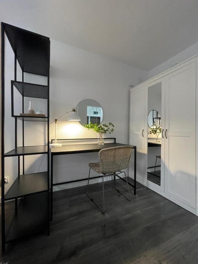 Appartamento Cozy Apart - Self Check-In 24H Breslavia Esterno foto